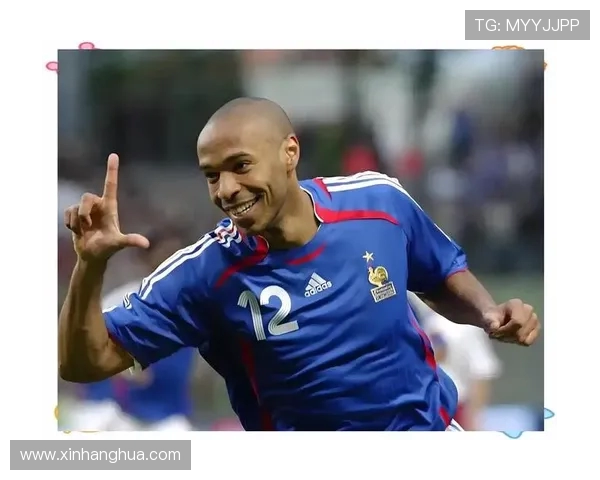 围绕一名传奇足球运动员成长奋斗历程与赛场荣耀表现的深度故事篇 围绕一名传奇足球运动员成长奋斗历程与赛场荣耀表现的深度故事篇